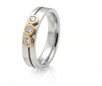 Randers Sølv Damring, Silver med zirkonia och gulddetaljer