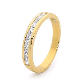 9 ct. gold ring with zirconia