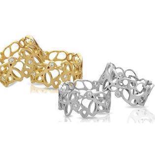 1 pair of 14 carat heart wedding rings with 5 x 0,02 ct diamonds in each