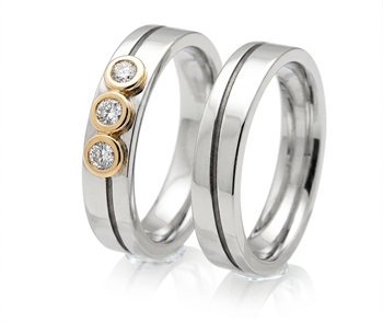 Randers Sølvringar med zirkonia och fina blanka ytor med räfflor