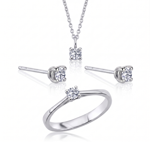 Nuran set , med totalt 0,72 ct Wesselton SI
