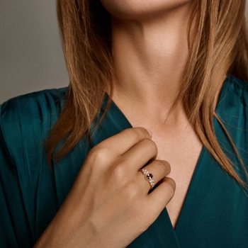 Nuran set , med totalt 0,28 ct Wesselton SI