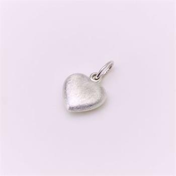 Guld & Sølv Design hjärtberlock i matt silver 8,5 mm
