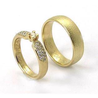 Nuran 14 carat wedding ring set of Copenhagen with Pavé