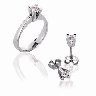 Classic Solitaire jewellery set with diamonds in 14 carat yellow and white gold