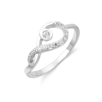 Silverring med svängande design, små klara stenar och en större sten i slutet av svängen.