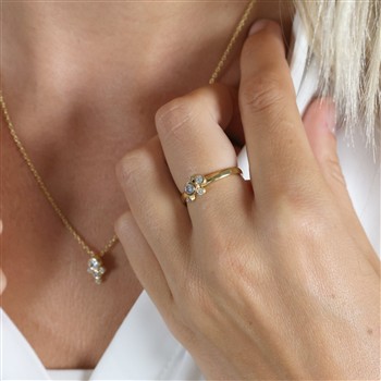 Dame ring, 8kt guld m/5 cz, från Aagaard