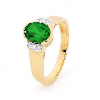 Emerald ring, from Bee