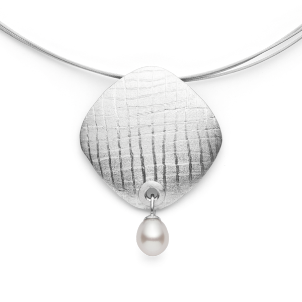 925/- Vedhæng, rho. mat/børstet,kulturperle 3,40ct, från Bastian Inverun