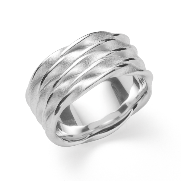 925/- Ring specielt struktureret, från Bastian Inverun
