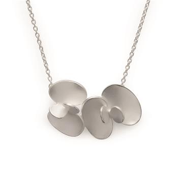 925/- Vedhæng inkl. kæde, rho., sandmat, 45+5cm, från Bastian Inverun