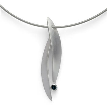 925/- vedhæng, satin mat, topaz london blå 0,13 ct, från Bastian Inverun