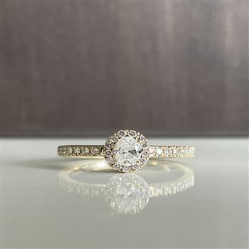 Ring 14 karat ELEGANCE oval brillant 0,30 carat + 0,22 carat WSI, från L&G