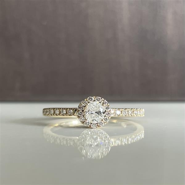 Ring 14 karat ELEGANCE oval brillant 0,30 carat + 0,22 carat WSI, från L&G