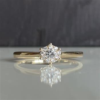 Ring 14 karat guld Stjerne 0,19 carat WSI, från L&G