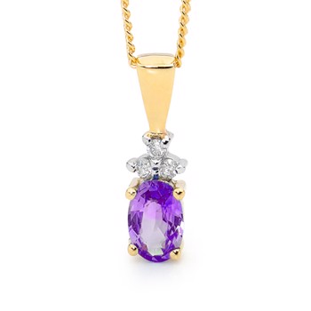 Pendant with gemset, from Bee
