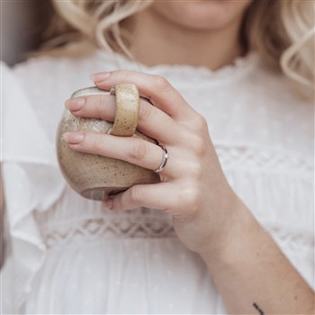 14KT HV.D.RING BRILL.1X0,07CT WPI, från Aagaard