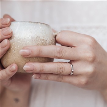 14KT HV.D.RING BRILL.1X0,07CT WPI, från Aagaard