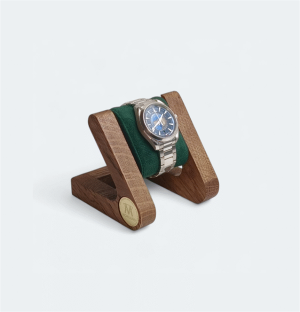 Klockförvaring i mörk ek - förvara din klocka med stil! - flera färger på lädret