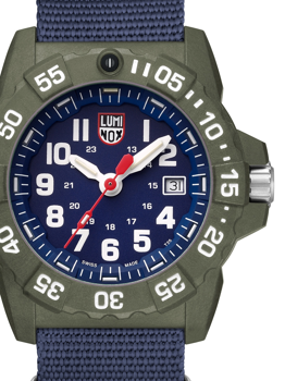 Luminox XS.3503.ND klocka med blå urtavla, vita siffror, röd sekundvisare, datumvisning kl 3.