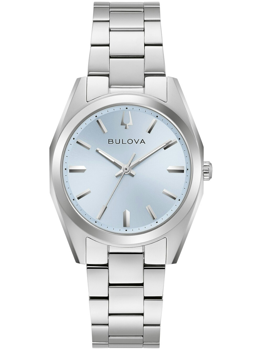 Ljusblå urtavla med metallmarkörer, "Bulova" text, metallänkarmband.