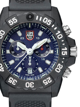 Luminox Navy Seal-klocka med tre subdials, datumfönster och tydliga markeringar på svart bezel.